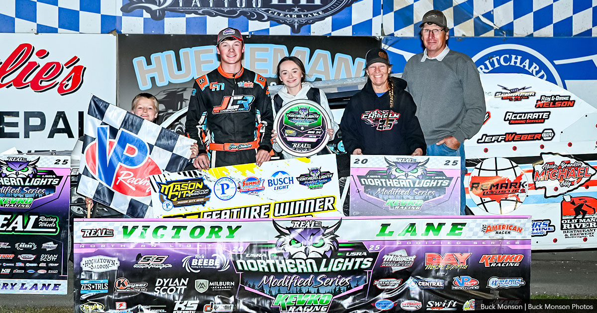 Joe Chisholm won the USRA Modified main event.